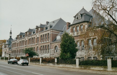 Chaussée de Tirlemont 85, Jodoigne, ancienne Ecole normale pour Jeunes Filles (© T. Verhofstadt, photo 2001)