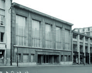 Rue Ravenstein 4, Bruxelles, siège de l'ancienne Fédération des Industries Belges - FIB, aujourd'hui FEB, façade principale en 1967 (© KIK-IRPA, Brussels)
