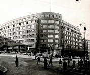 Rue Ravenstein 48-70 et Cantersteen 39-55, Bruxelles, Shell Building, vers 1950 (© Cercle d'Histoire de Bruxelles)