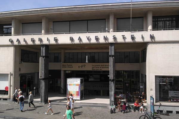 Galerie Ravenstein Rue Ravenstein 6-24/ Cantersteen 3-9 Bruxelles ...